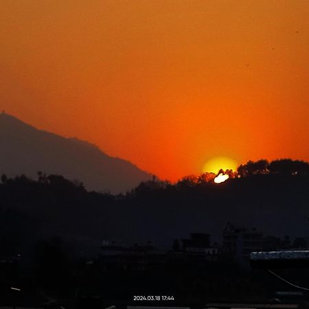 Community Holiday Inn Panauti ภายนอก รูปภาพ